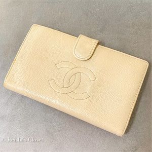 🔒SOLD Authentic CHANEL Caviar Leather Wallet
